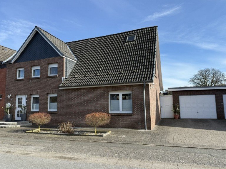  L�beck / K�cknitz Doppelhaush�lfte Charmante Doppelhaush�lfte mit gro�em Grundst�ck (857 m�) und Garage in L�beck-K�cknitz